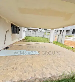 5chbre Villa dans Cocody à Vendre