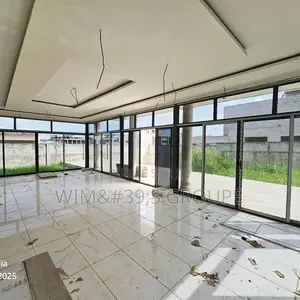 5chbre Villa dans Cocody à Vendre