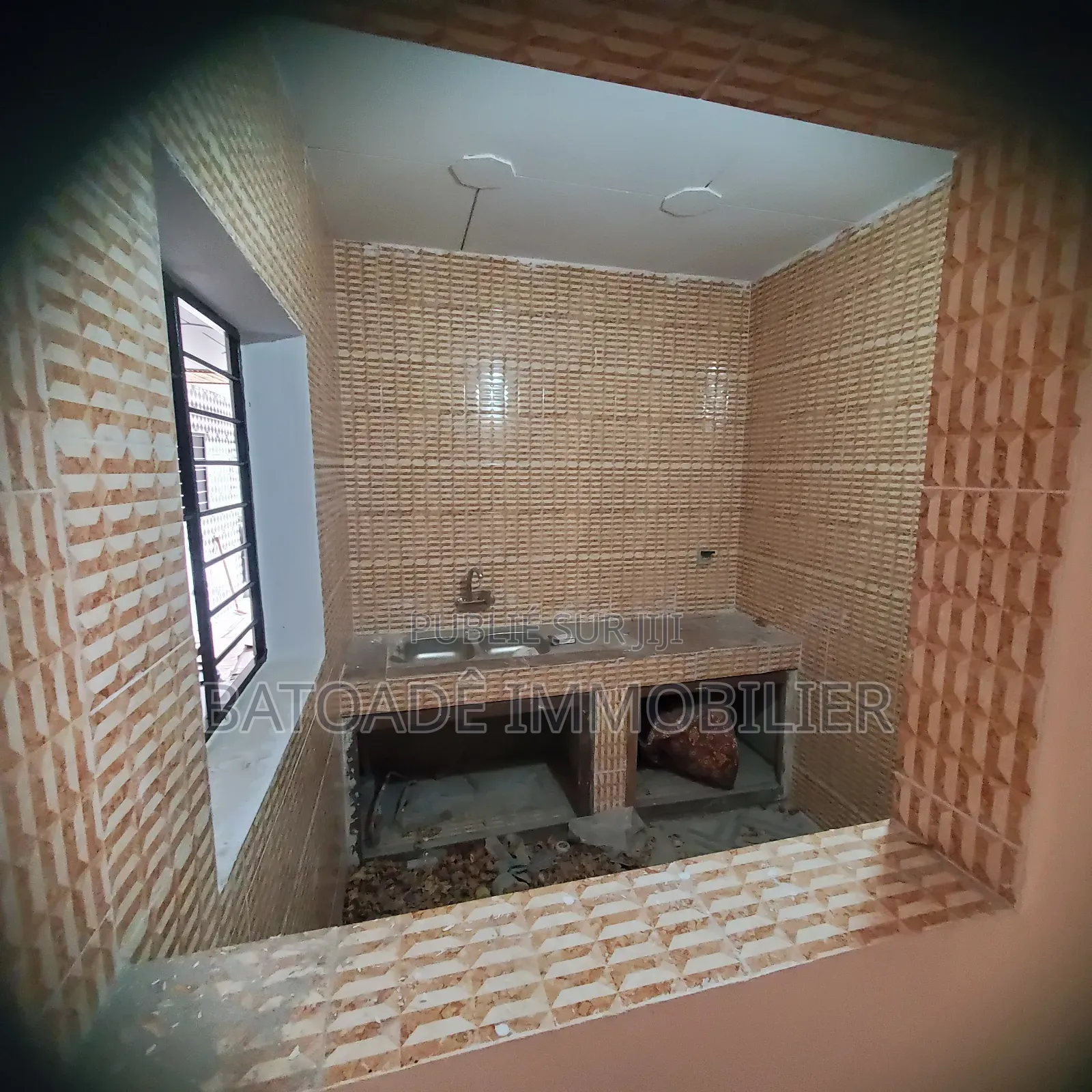 1chbre Appartement dans Batoadê Immobilier, Songon à Louer