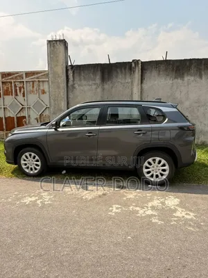 Suzuki Grand Vitara 2024 Gris