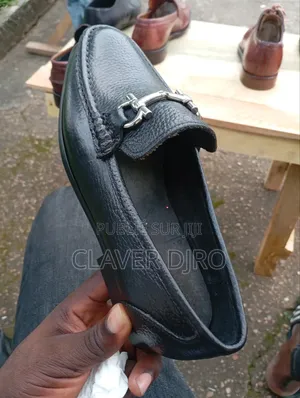 Je Vends Les Chaussures Friperie Homme Premier Choix