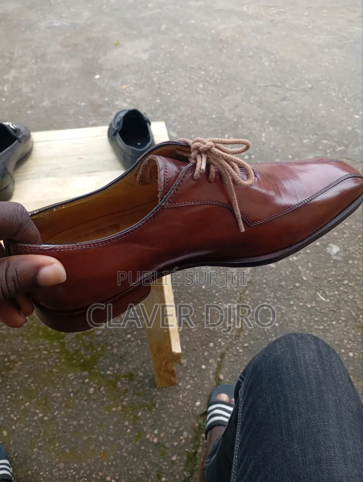 Je Vends Les Chaussures Friperie Homme Premier Choix