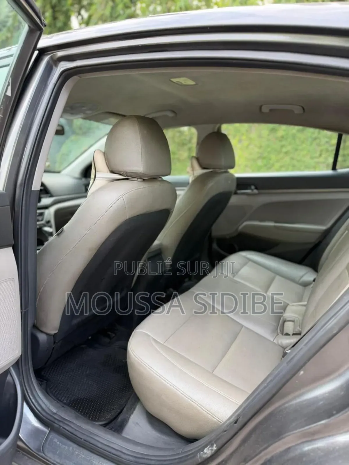 Hyundai Elantra ECO Sedan FWD (1.4L 4cyl 7A) 2017 Gris