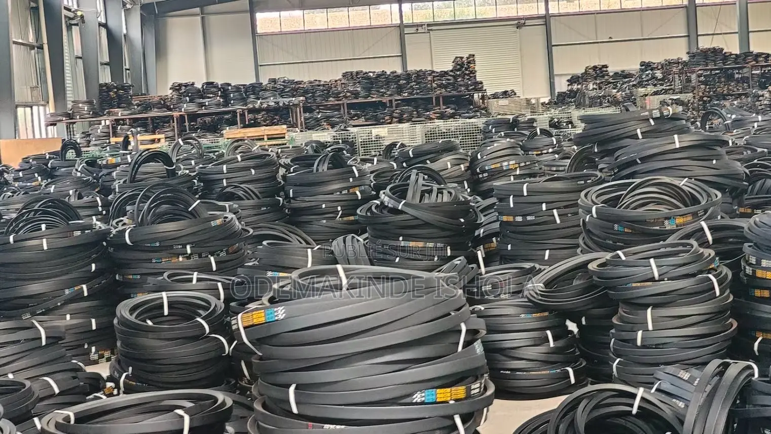 Courroie Qu’Il Vous Faut Est Disponible