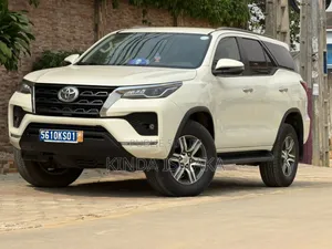 Toyota Fortuner 2021 Blanc cassé