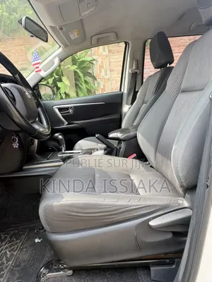 Toyota Fortuner 2021 Blanc cassé