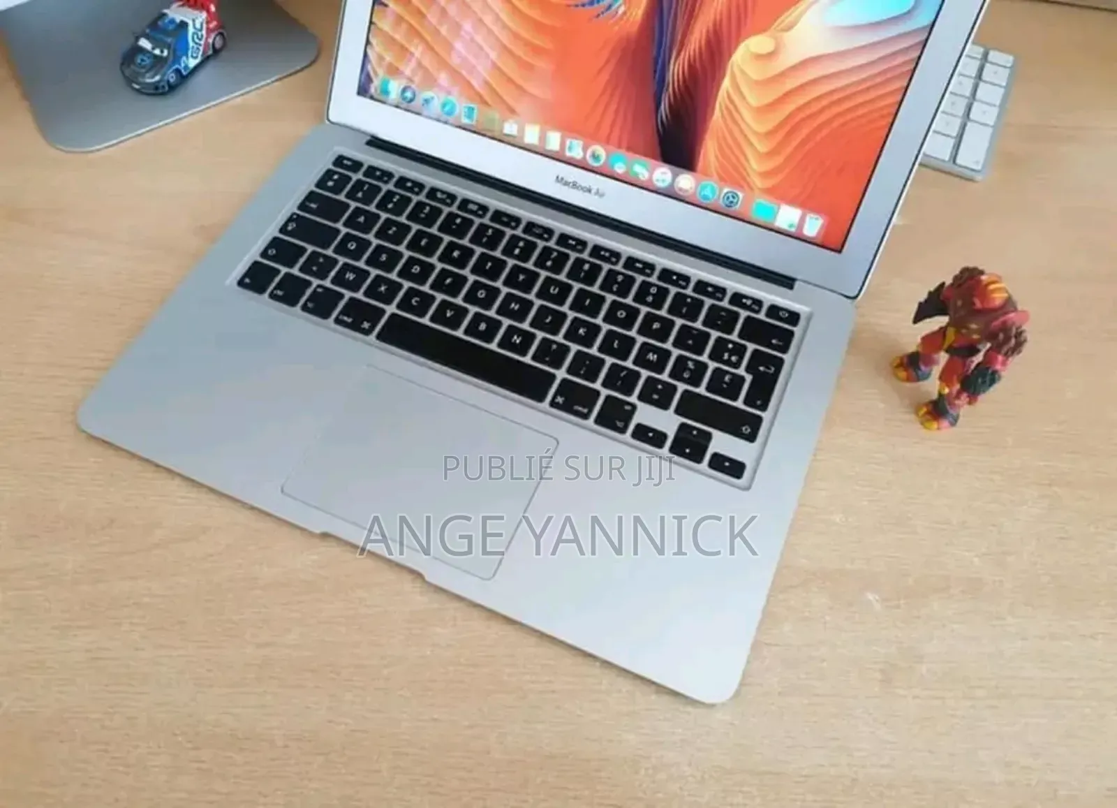 New Apple MacBook Air 2017 8GB Intel Core I5 SSD 128GB