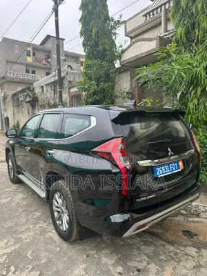 Mitsubishi Montero Sport 2022 Black