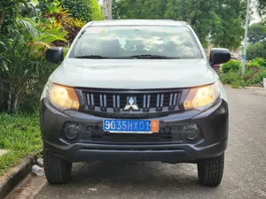 Mitsubishi L200 Club Cab 2.2 4WD 2018 Blanc