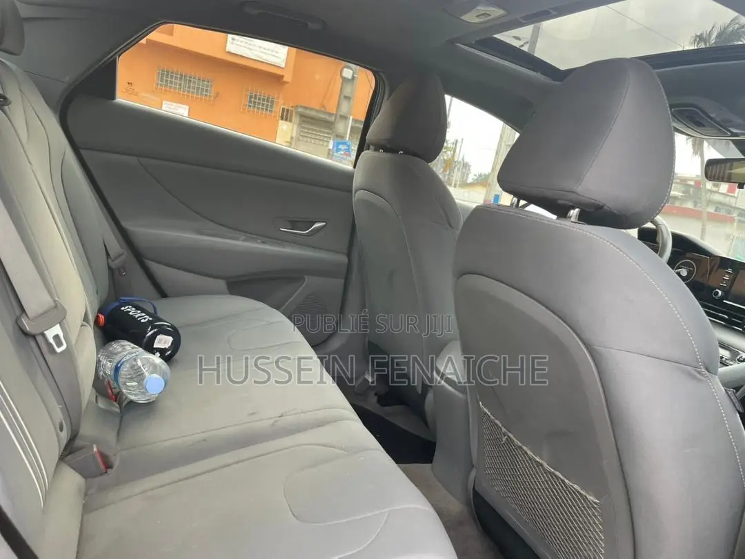 Hyundai Elantra 2022 Black