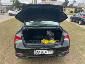 Hyundai Elantra 2022 Black