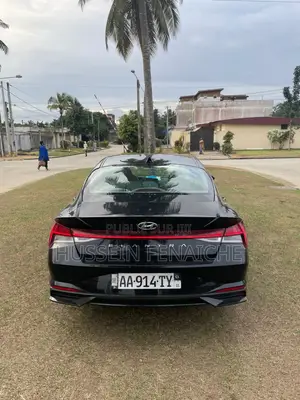 Hyundai Elantra 2022 Black