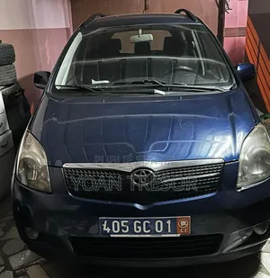 Toyota Verso 2009 Blue