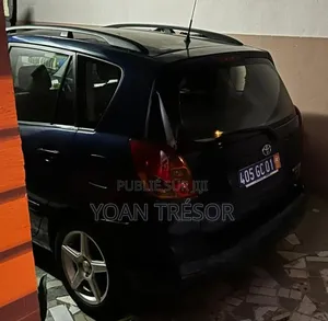 Toyota Verso 2009 Blue