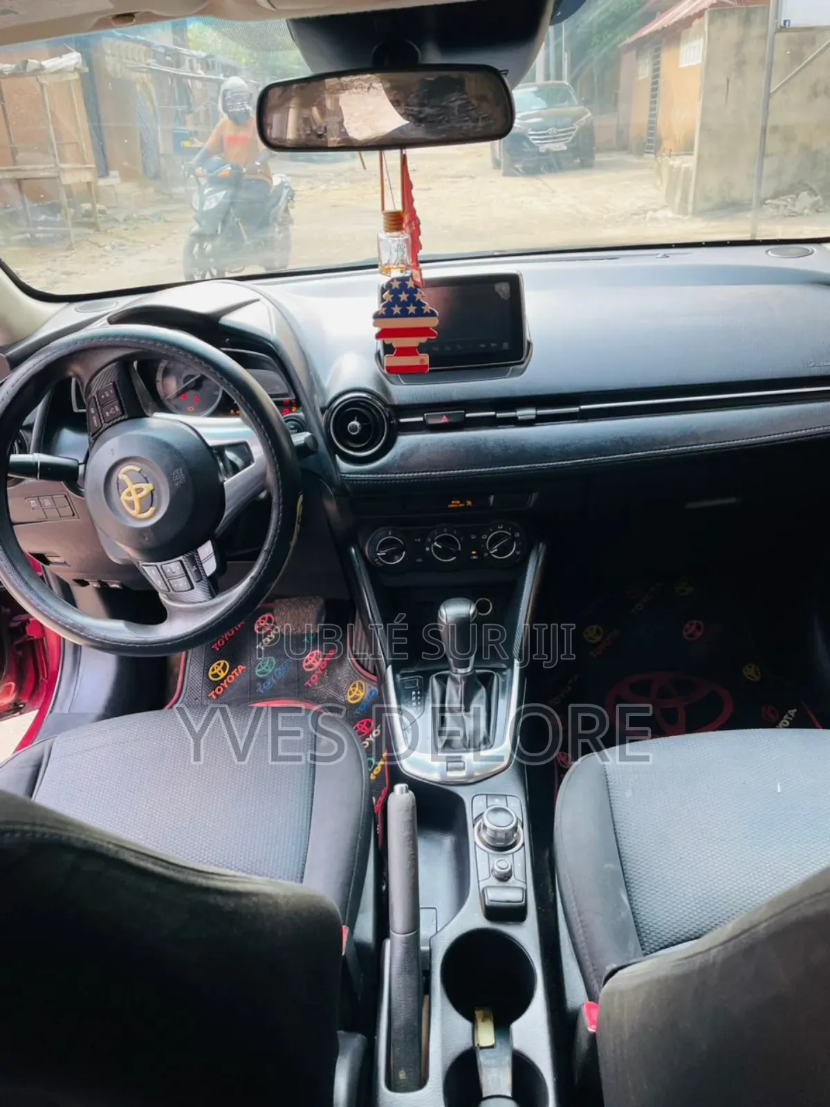 Toyota Yaris iA 1.5 FWD 2017 Bordeaux