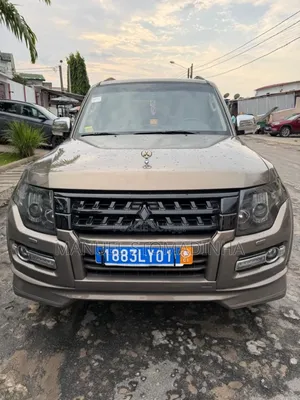 Mitsubishi Pajero 2024 Gris