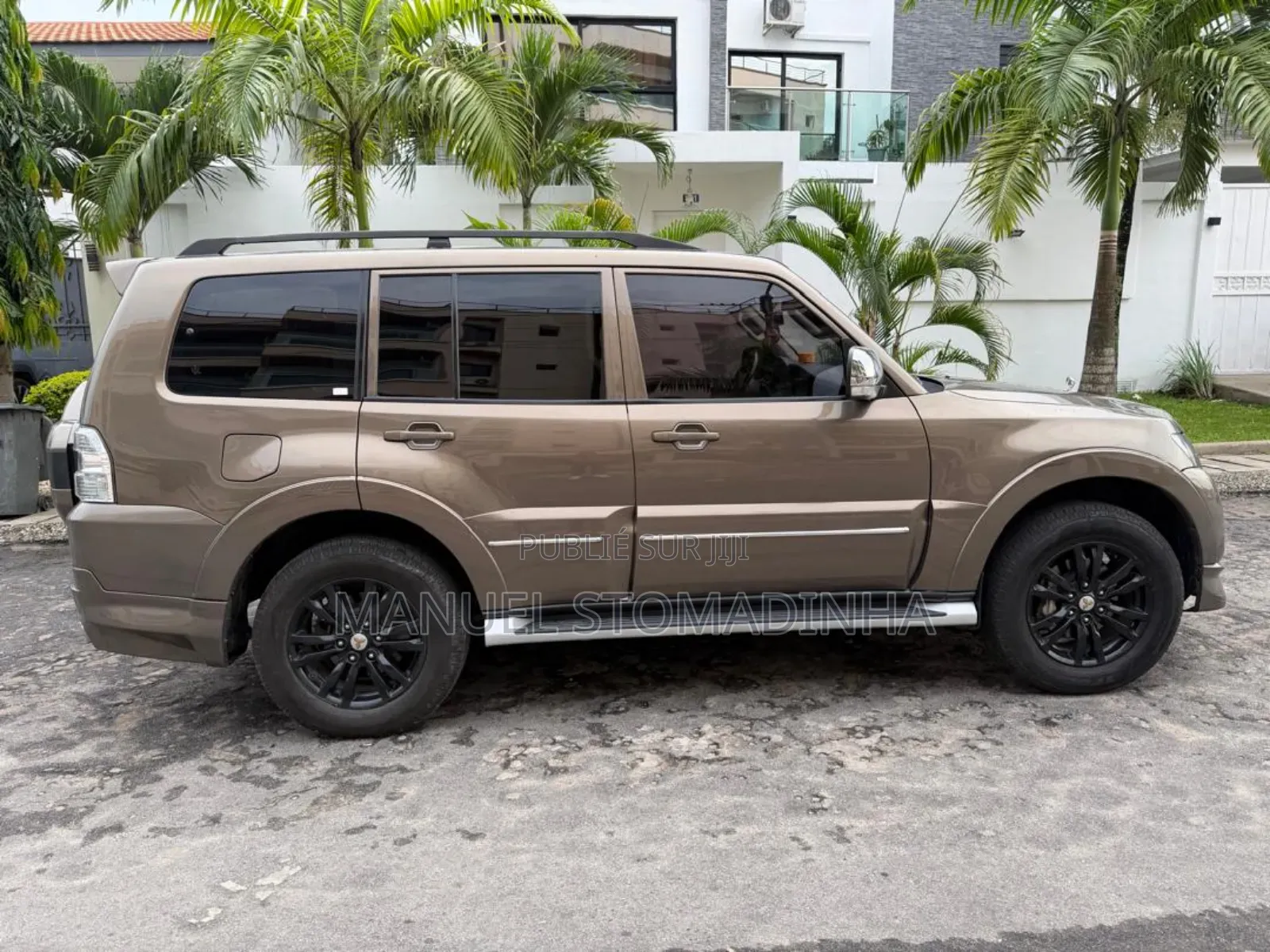 Mitsubishi Pajero 2024 Gris