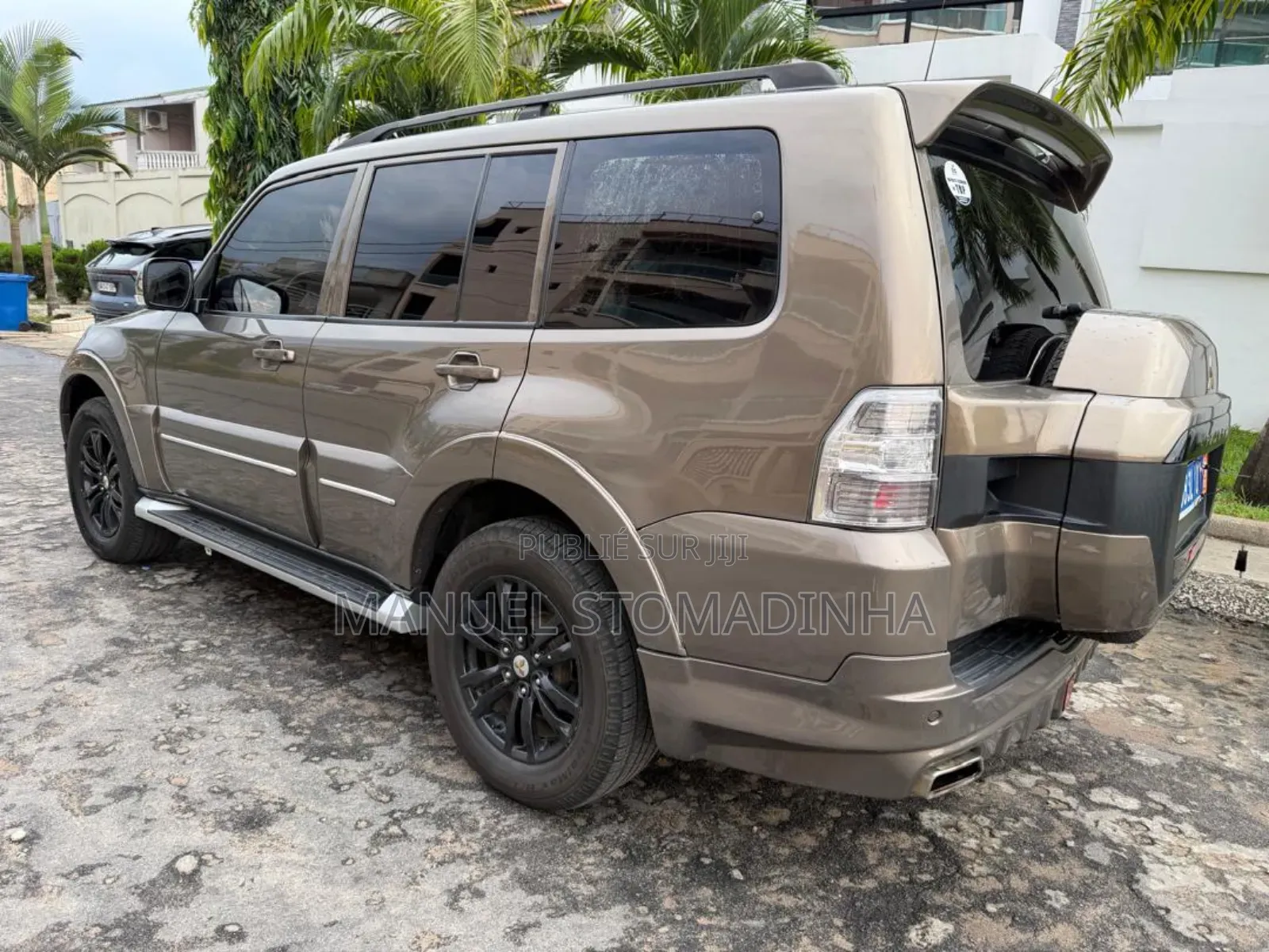 Mitsubishi Pajero 2024 Gris