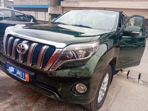 Toyota Land Cruiser Prado 2016 Black