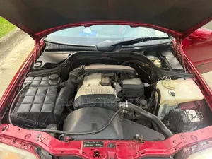 Mercedes-Benz C180 2002 Rouge