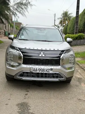 Mitsubishi Outlander Trail Edition AWD 2025 Gris