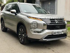 Mitsubishi Outlander Trail Edition AWD 2025 Gris