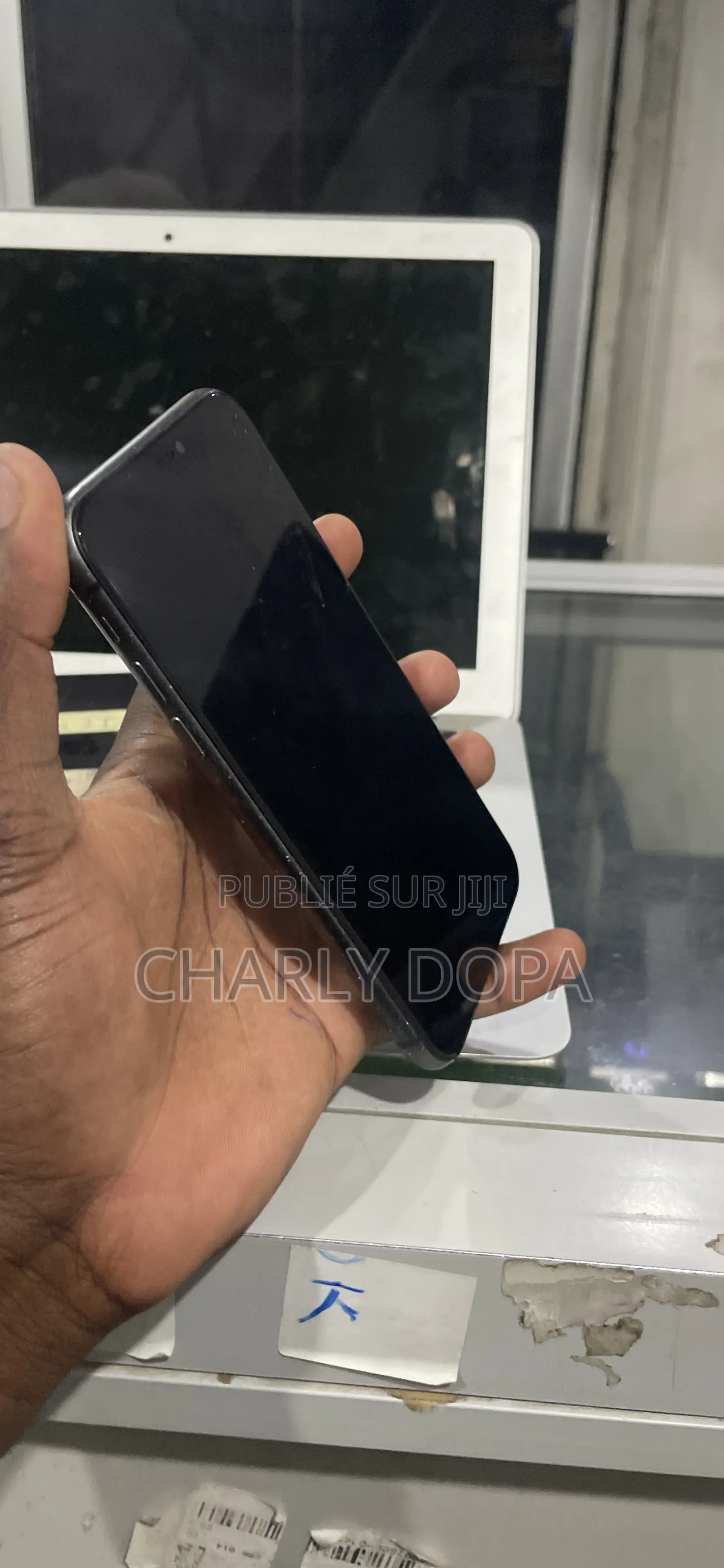 Apple iPhone 11 64 GB Black