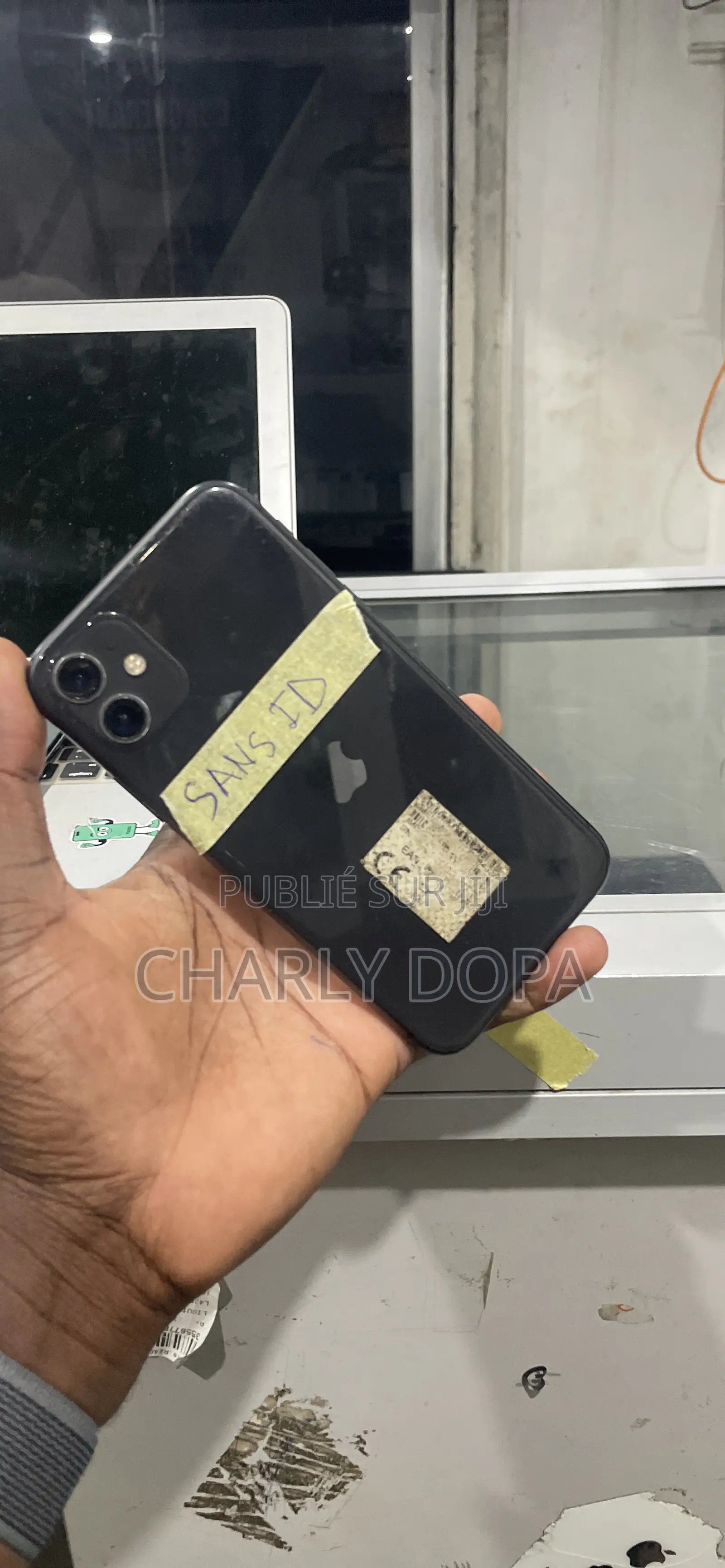 Apple iPhone 11 64 GB Black