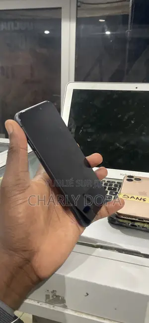 Apple iPhone 11 64 GB Black