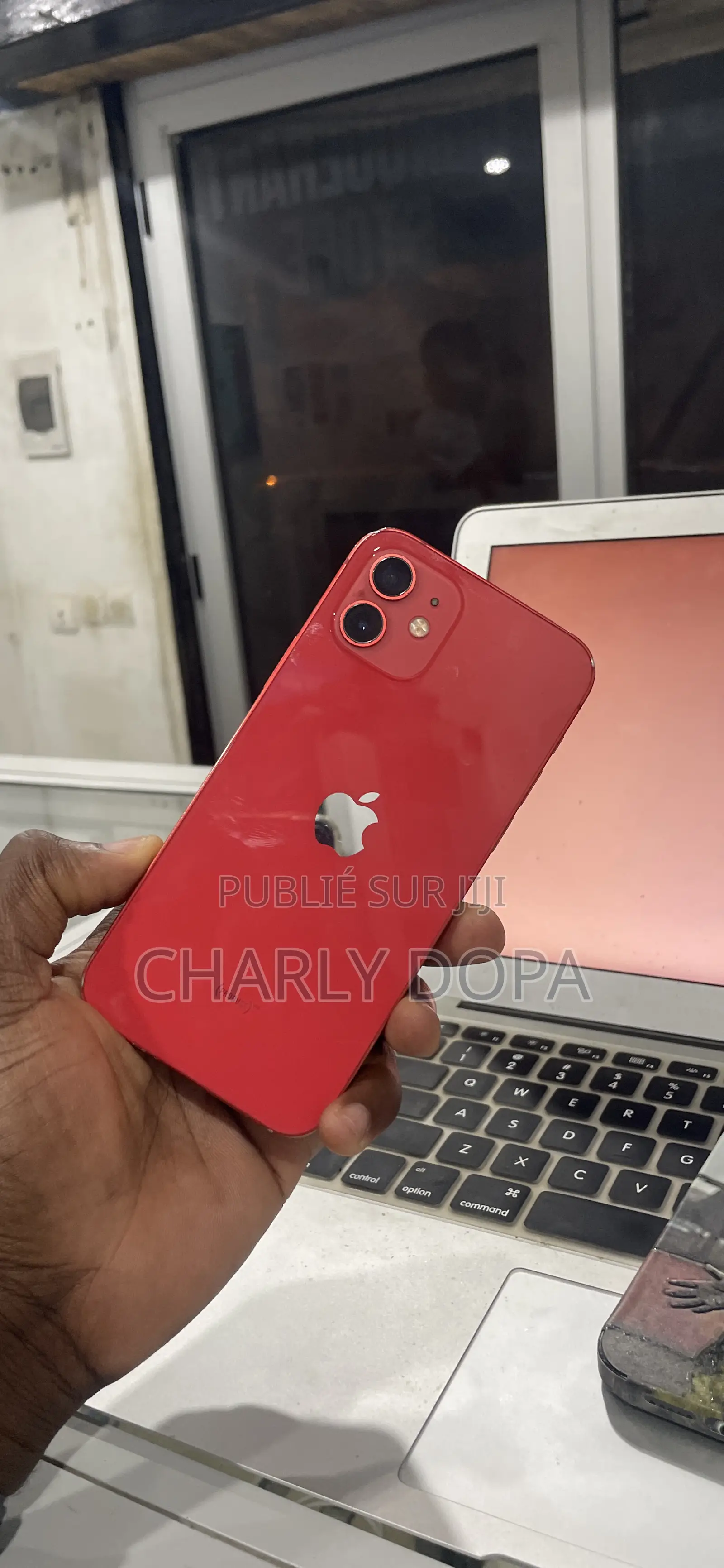 Apple iPhone 12 64 GB Rouge