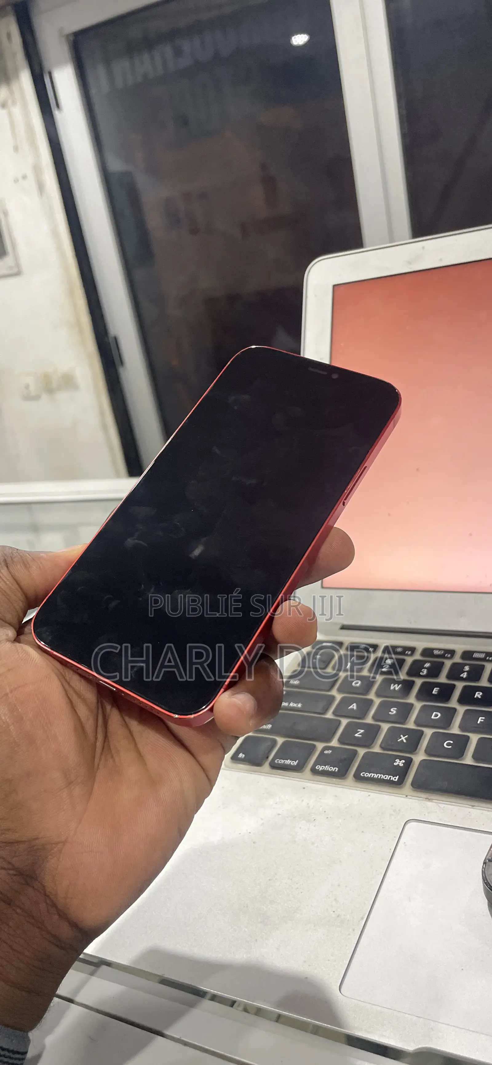 Apple iPhone 12 64 GB Rouge