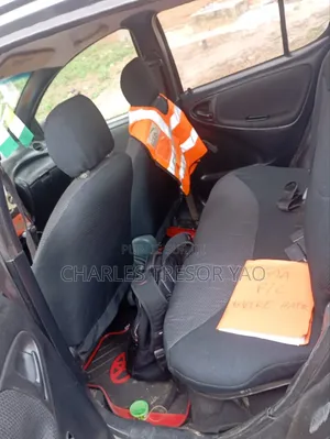 Toyota Yaris 1.0 2006 Argenté