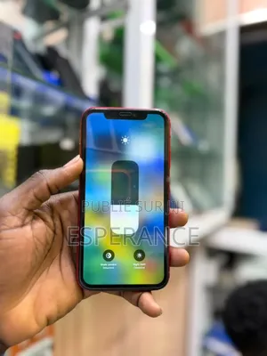 Apple iPhone 11 64 GB Rouge