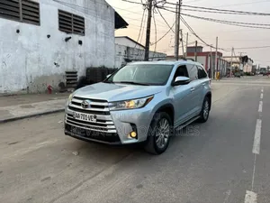 Toyota Highlander 2016