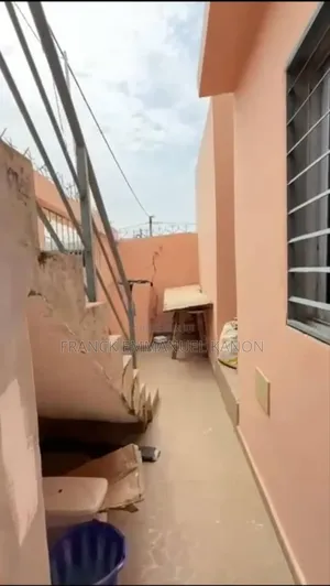 4chbre Villa dans Villa Basse, Bingerville à Vendre