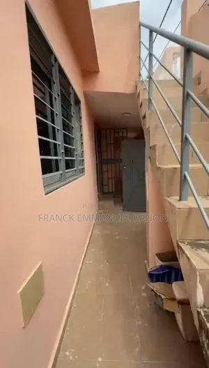 4chbre Villa dans Villa Basse, Bingerville à Vendre