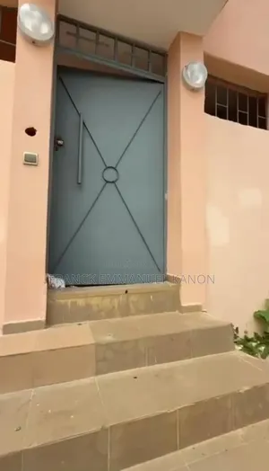 4chbre Villa dans Villa Basse, Bingerville à Vendre