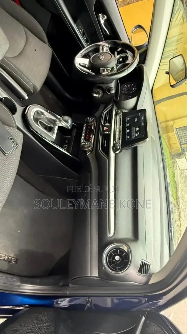 Kia Forte LXS 2020 Blue