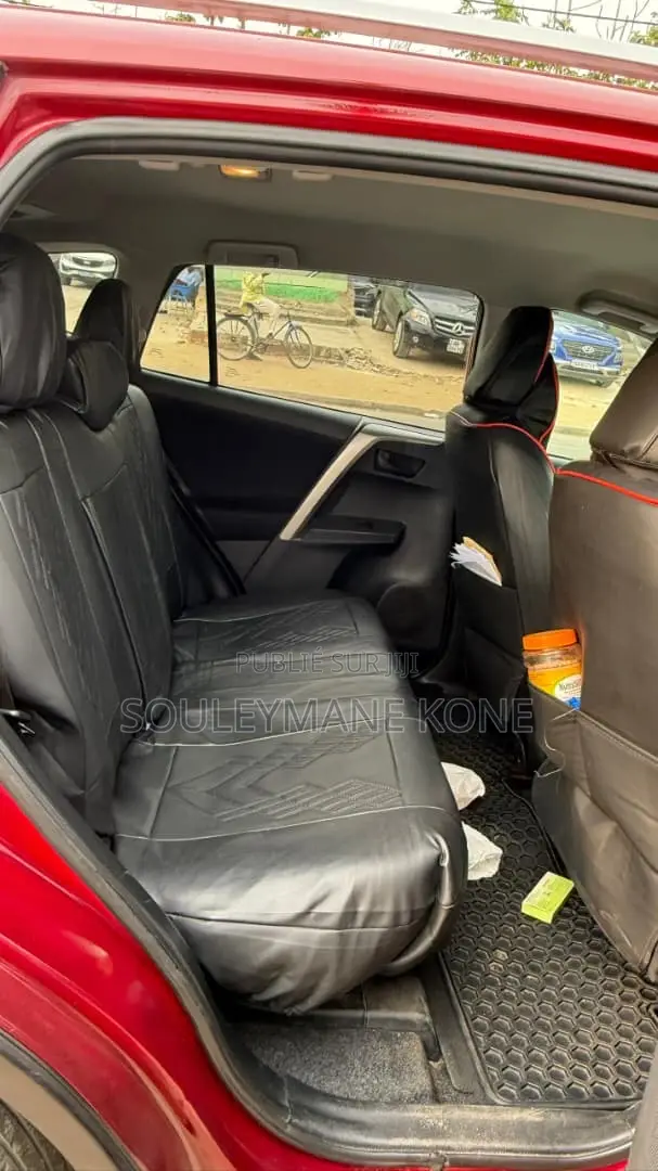 Toyota RAV4 LE 4dr SUV (2.5L 4cyl 6A) 2015 Rouge