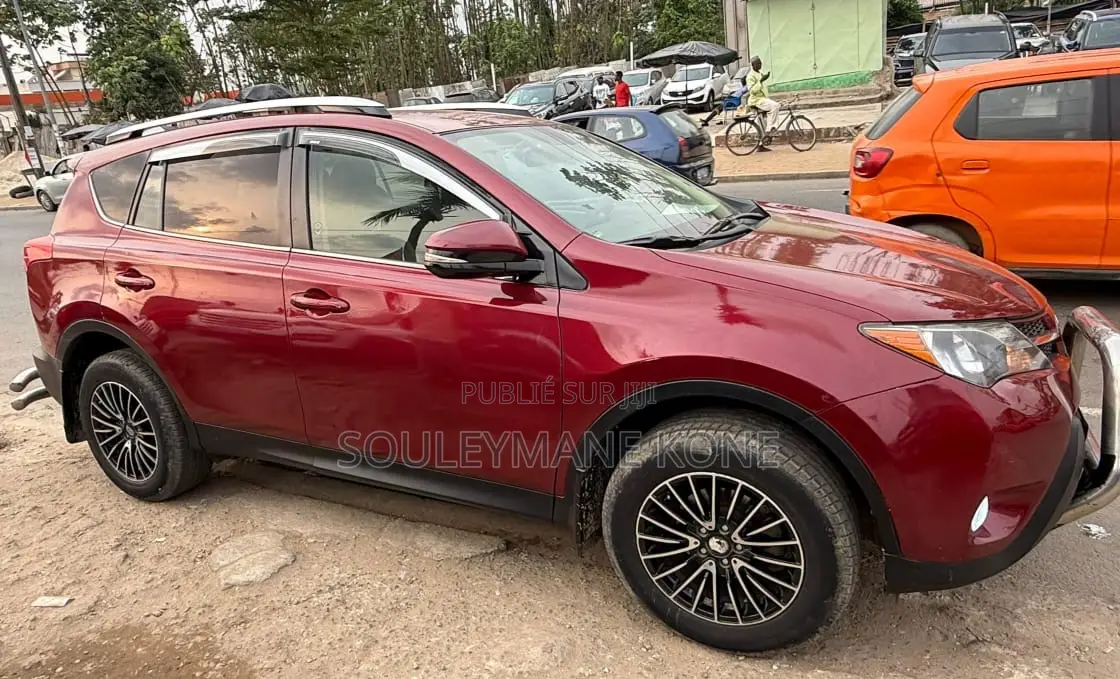 Toyota RAV4 LE 4dr SUV (2.5L 4cyl 6A) 2015 Rouge