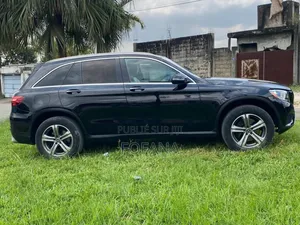 Mercedes-Benz C300 Base C300 AWD 4MATIC Coupe 2018 Noir Mat