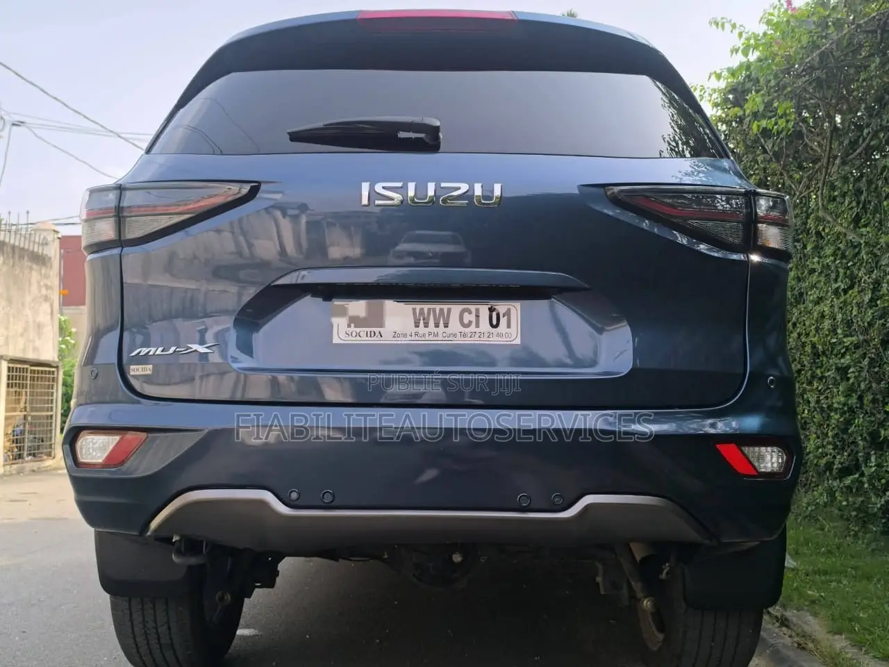 Isuzu MU-X 2025 Blue