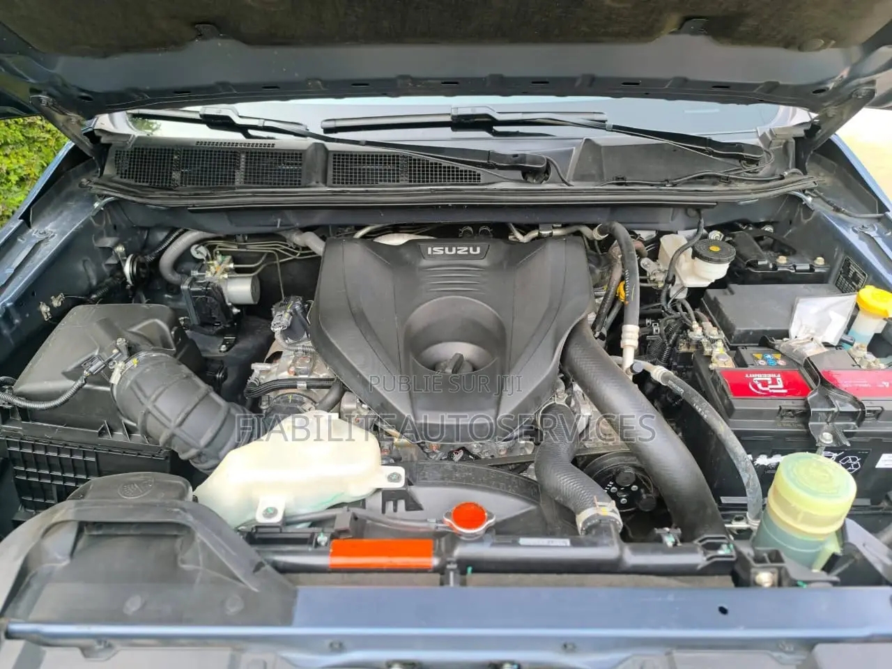 Isuzu MU-X 2025 Blue