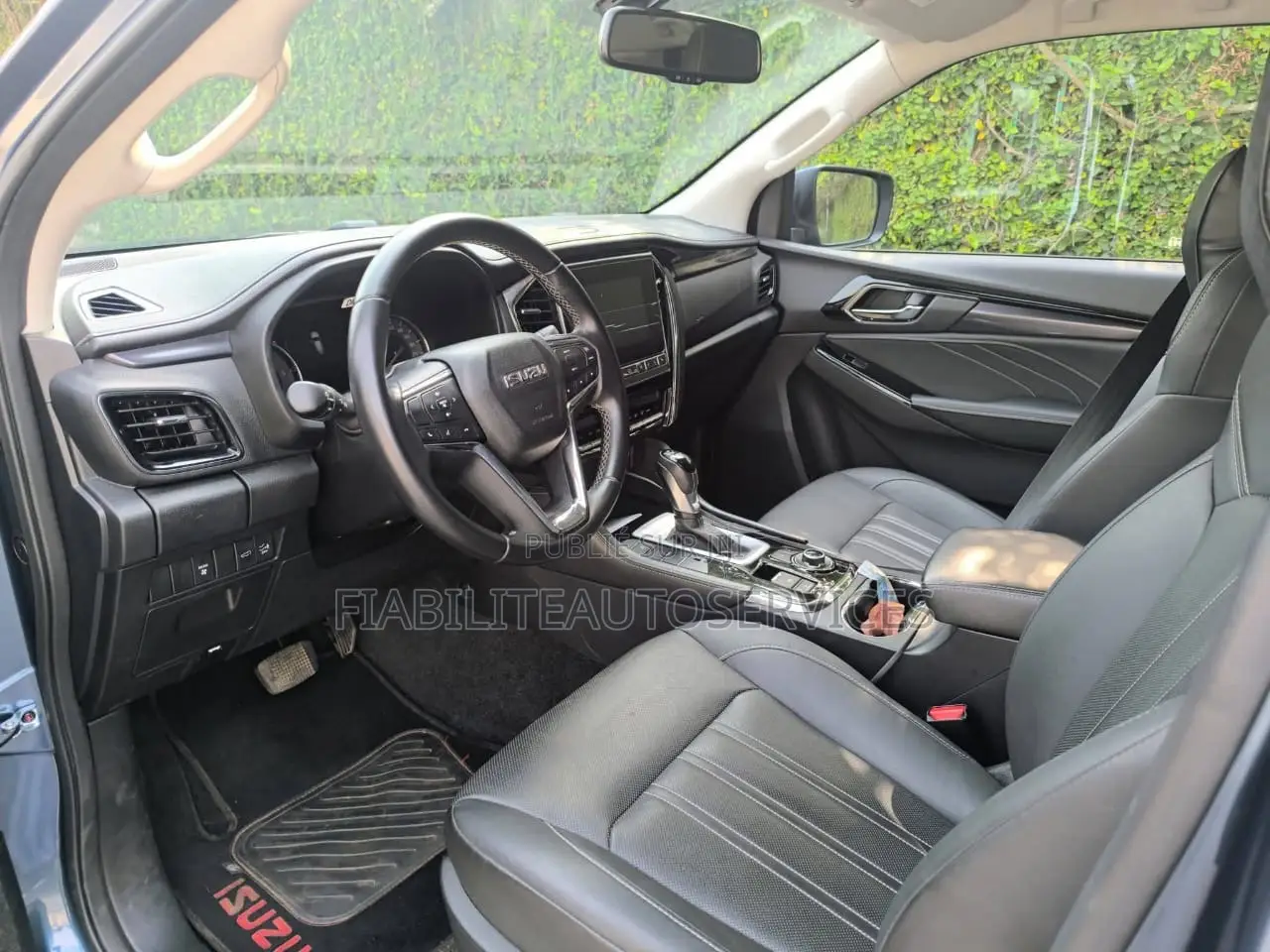 Isuzu MU-X 2025 Blue