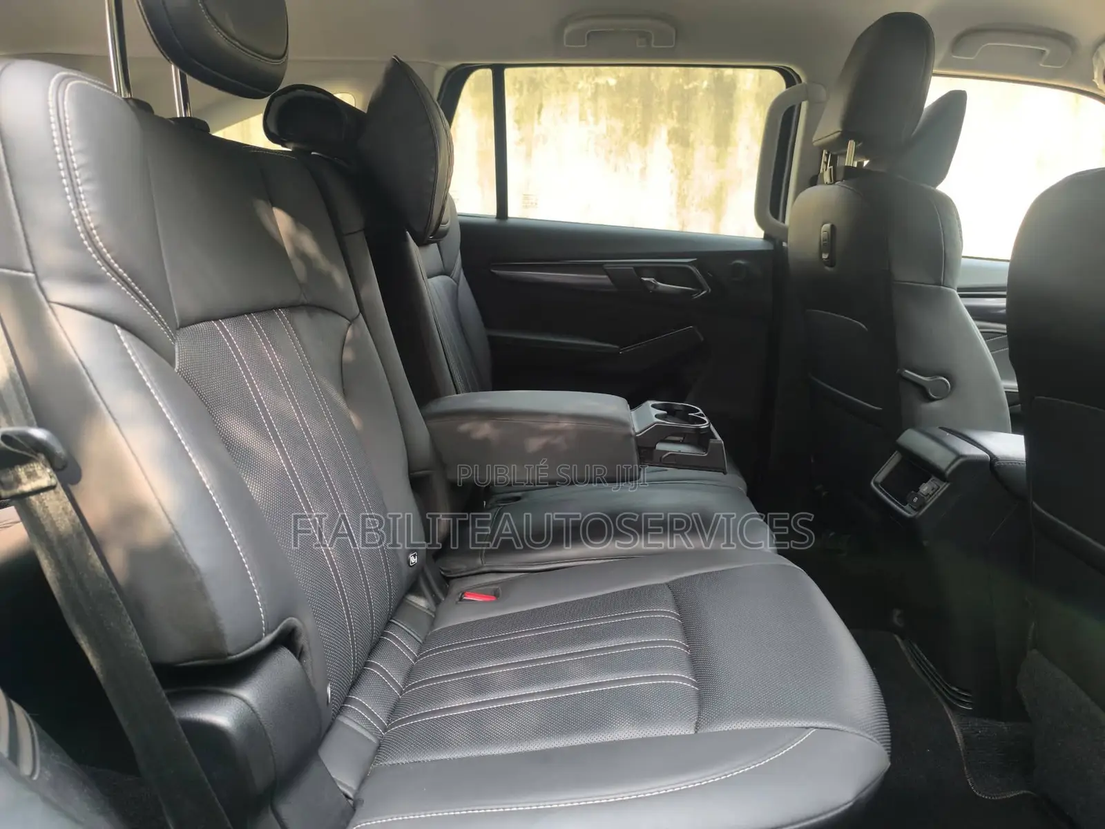 Isuzu MU-X 2025 Blue