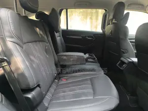 Isuzu MU-X 2025 Blue