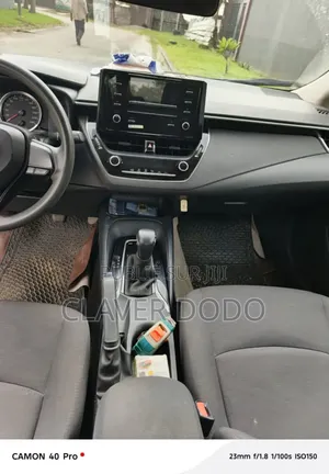 Toyota Corolla 2022 Gris