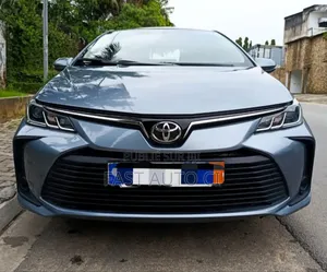 Toyota Corolla SE 2023 Gris