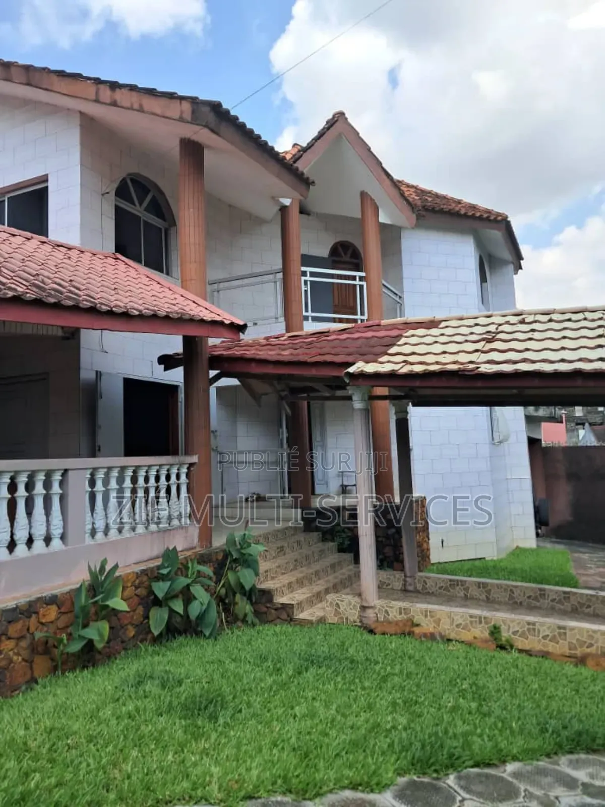 Furnished 7chbre Villa dans Zié Multi-Service, Cocody à Vendre