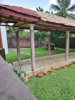 Furnished 7chbre Villa dans Zié Multi-Service, Cocody à Vendre